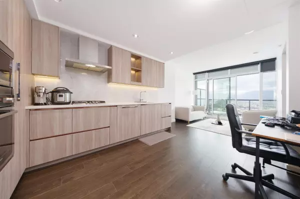 Burnaby, BC V5C 0M9,4730 Lougheed HWY #4806