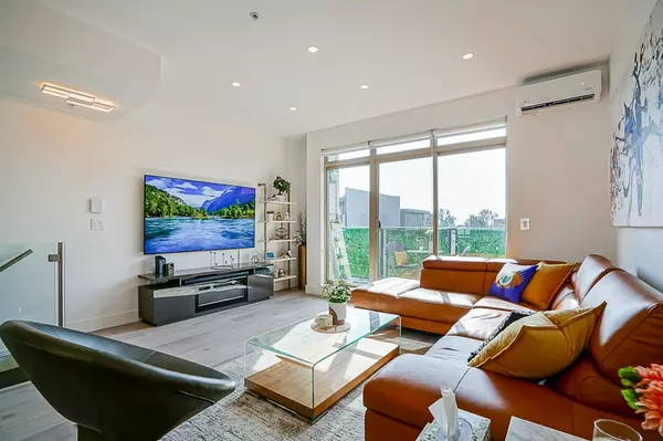 North Vancouver, BC V7M 0A8,728 W 14th ST #76