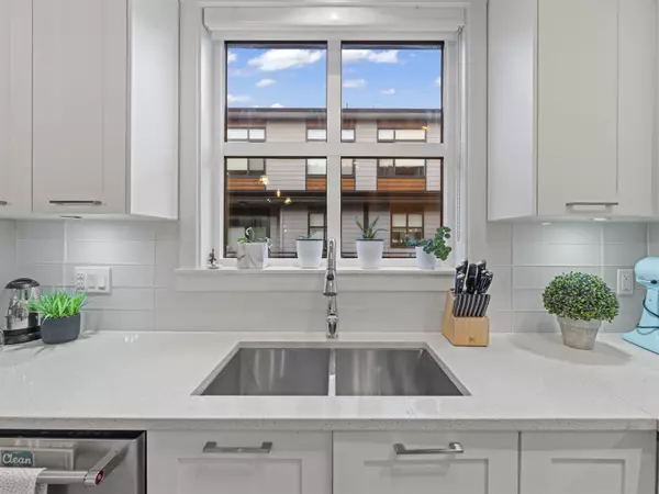 Surrey, BC V3S 6X6,16488 64 AVE #197