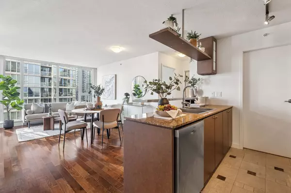 Vancouver, BC V6Z 3B8,1438 Richards ST #1705