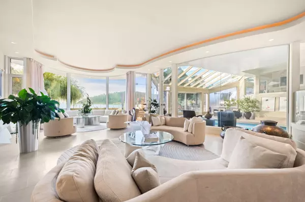 West Vancouver, BC V7W 1B2,4378 Ross CRES