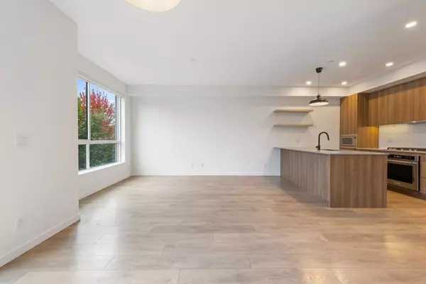 North Vancouver, BC V7L 1G4,533 E 3rd ST #2