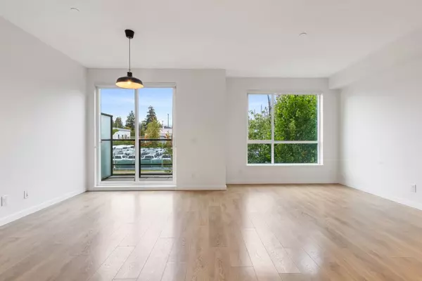 North Vancouver, BC V7L 1G4,533 E 3rd ST #2