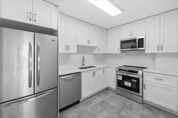 9280 Salish CT #1102, Burnaby, BC V3J 7J8