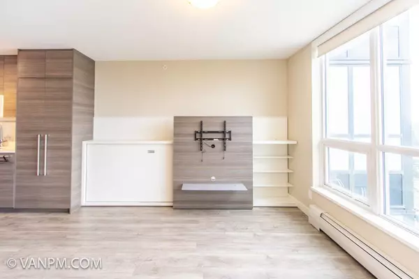 Surrey, BC V3T 1V6,13398 104 AVE #1903