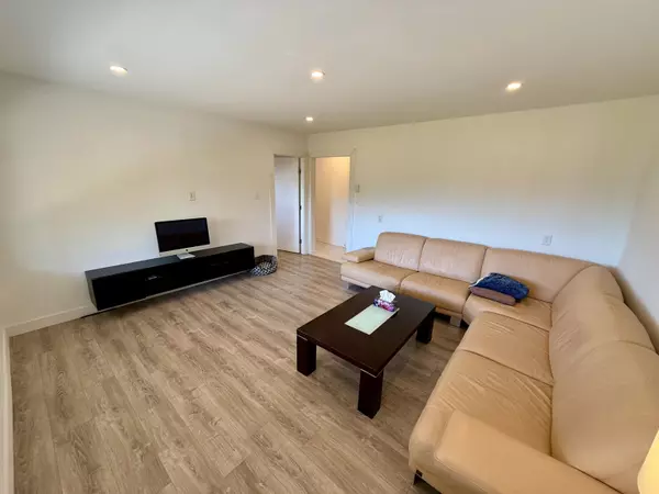 Sechelt, BC V7Z 0S6,6472 Jasper RD