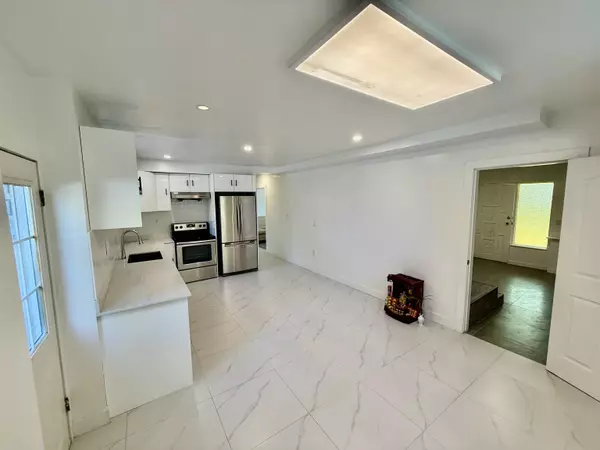 Sechelt, BC V7Z 0S6,6472 Jasper RD