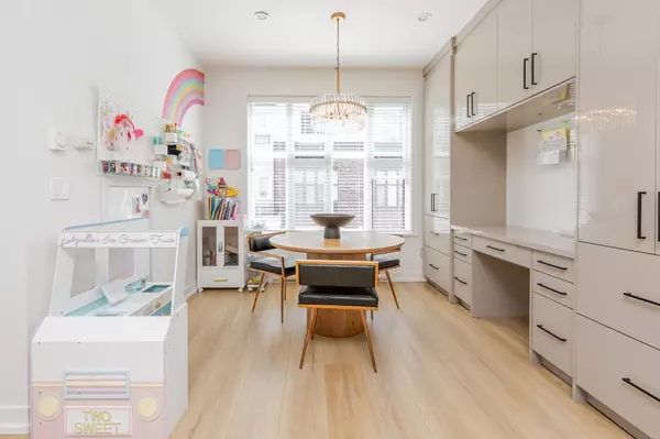 15588 32nd AVE #11, Surrey, BC V3Z 0G3