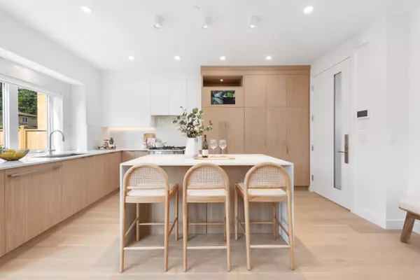 Vancouver, BC V6L 1E3,2750 W 19th AVE #2