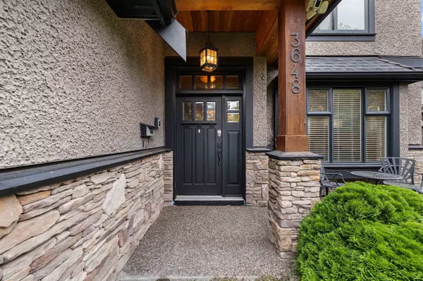 Surrey, BC V4P 2A3,3648 Elgin RD