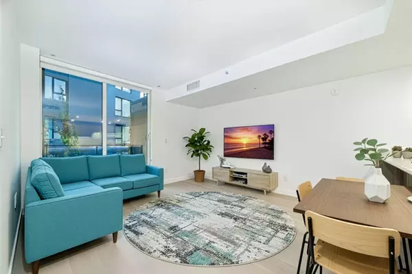 5212 Cambie ST #216, Vancouver, BC V5Z 2Z7