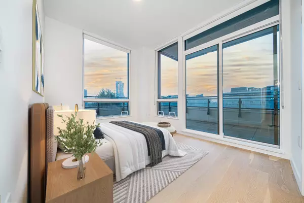 Vancouver, BC V5Z 2Z7,5212 Cambie ST #503