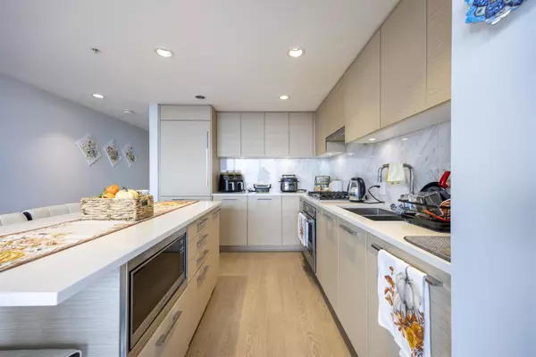 Burnaby, BC V5H 0J3,6700 Dunblane AVE #3006