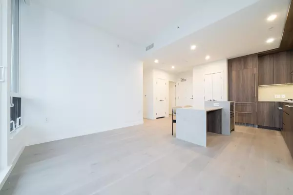 Vancouver, BC V5Z 2Z7,5212 Cambie ST #505