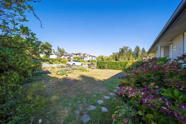 Burnaby, BC V5E 1A2,6516 Portland ST