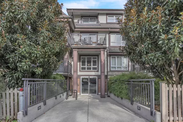 Vancouver, BC V5N 0A4,1533 E 8th AVE #PH3