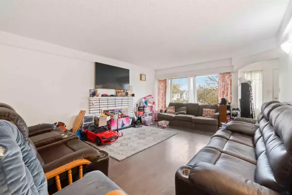 Vancouver, BC V5R 3S4,5735 Earles ST