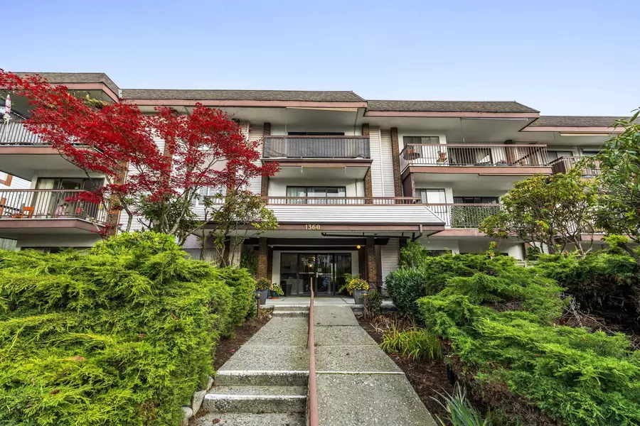 1360 Martin ST #304, White Rock, BC V4B 3W5