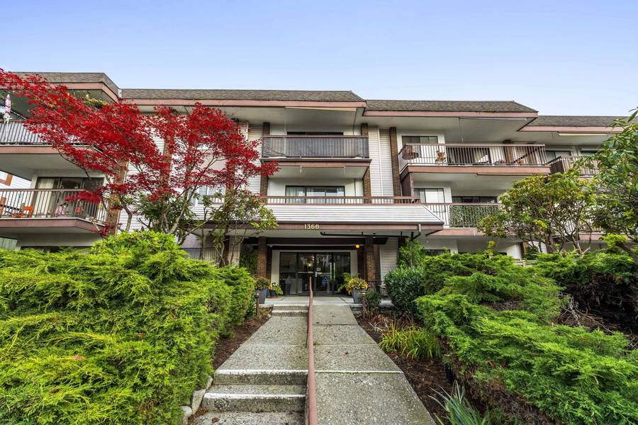 1360 Martin ST #304, White Rock, BC V4B 3W5