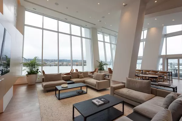 660 Quayside DR #3102 New Westminster, BC V3M 0P2