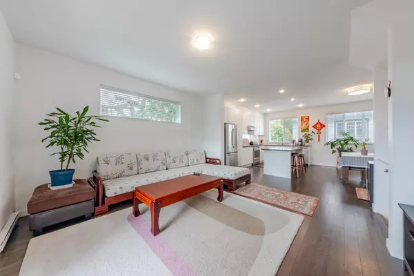 Surrey, BC V4A 0C3,16337 15 AVE #28