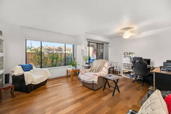 Surrey, BC V3S 4J6,5850 177b ST #5