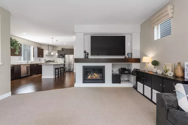 Coquitlam, BC V3B 0C9,3382 Darwin AVE