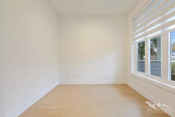 Surrey, BC V3Z 9M4,16674 16 AVE #Upper House