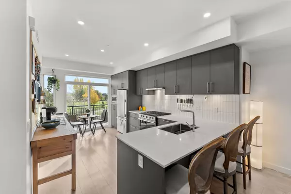 Tsawwassen, BC V4M 0E1,4292 Wolf WAY #57