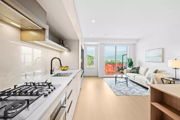 2015 St. Johns ST #508 Port Moody, BC V3H 0N5