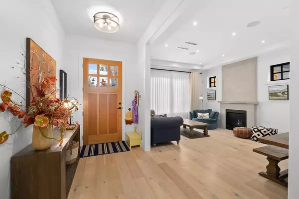 Vancouver, BC V6R 2Y9,3363 W 15th AVE