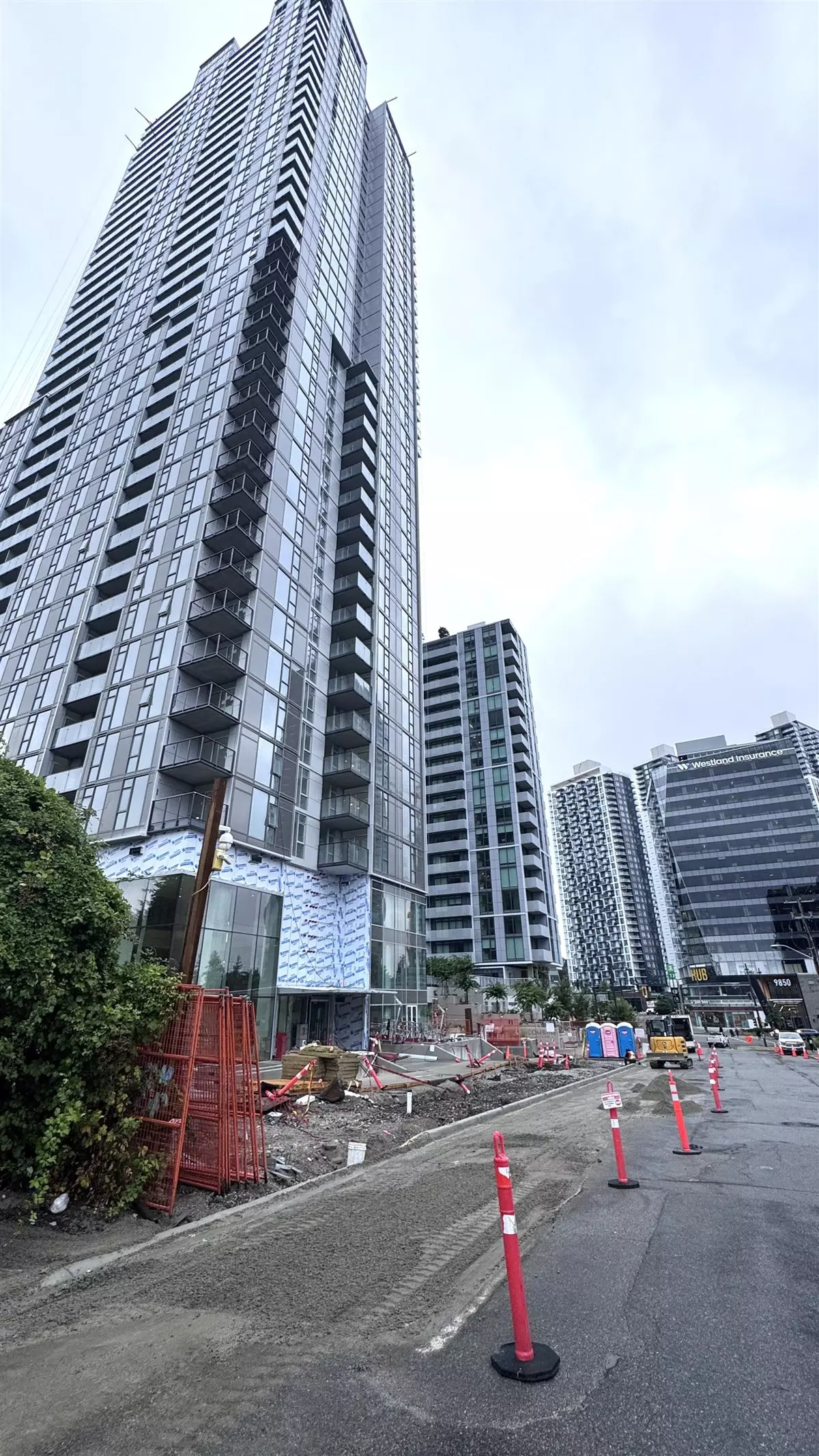 Surrey, BC V3T 0X1,13573 98a AVE #408