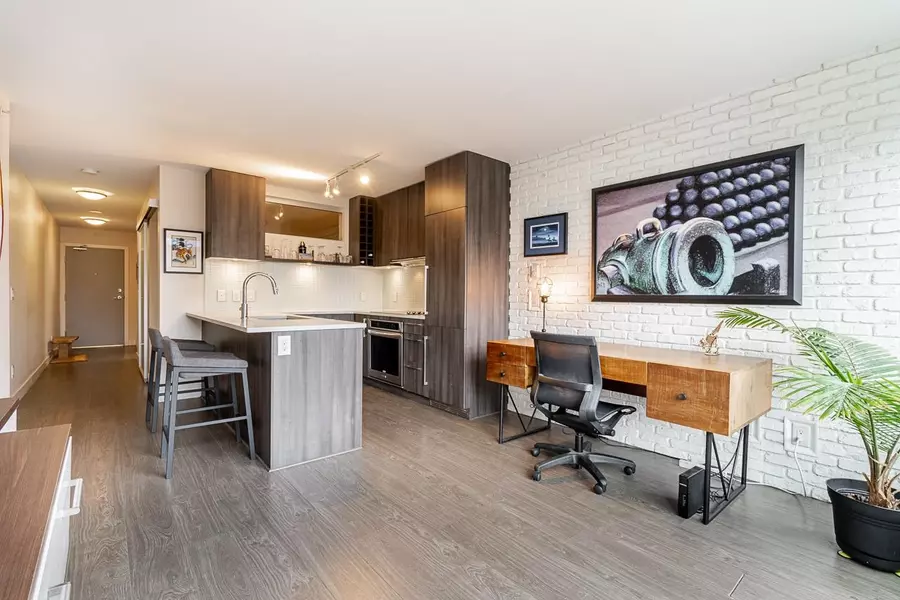 668 Columbia ST #1104, New Westminster, BC V3M 1A9