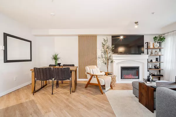 3132 Dayanee Springs BLVD #211, Coquitlam, BC V3E 0B5