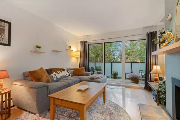 Vancouver, BC V5L 2T1,1516 Charles ST #208