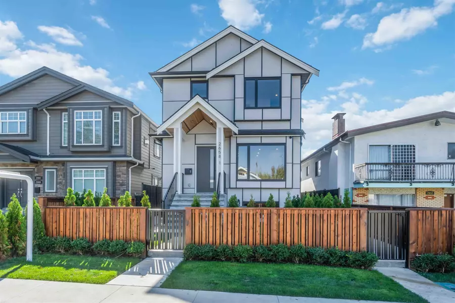 2658 Dundas ST #1, Vancouver, BC V5K 1P9