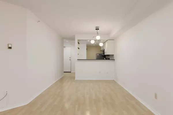 Vancouver, BC V6G 3A5,1500 Pendrell ST #220