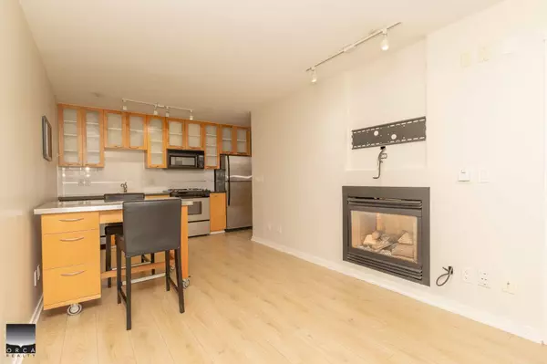 Vancouver, BC V6B 1A8,969 Richards ST #1504