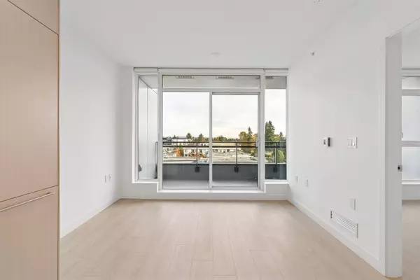 Surrey, BC V3T 0X2,13675 107a AVE #1001