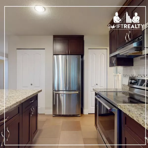 Port Moody, BC V3H 4V7,119 Aspenwood DR #Main&Upper Lvl