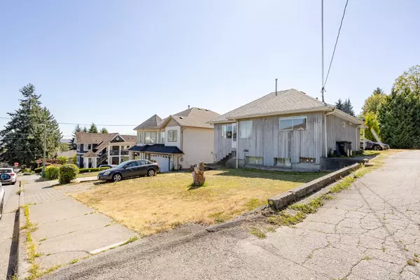 Coquitlam, BC V3K 4M9,226 Nelson ST