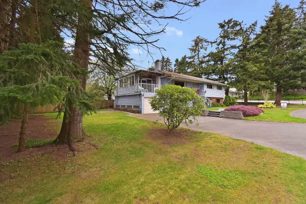 1589 Lancaster ST, White Rock, BC V4B 3H6