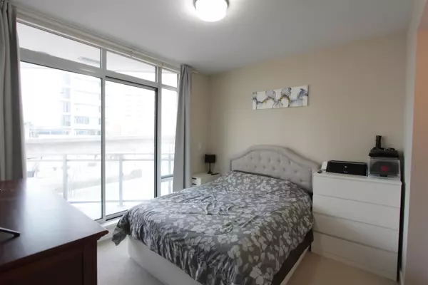 2008 Rosser AVE #402 Burnaby, BC V5C 0H8