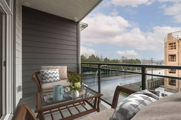 Surrey, BC V3W 3E2,13628 81a AVE #301