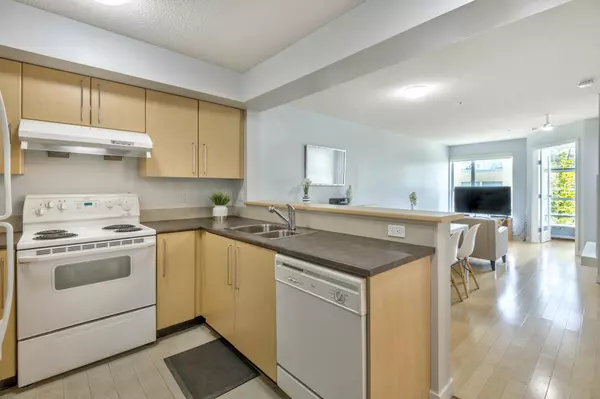 Vancouver, BC V6K 4V1,2768 Cranberry DR #308