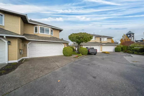 15121 19 AVE #117, Surrey, BC V4A 8J4