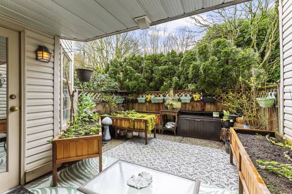 1955 Suffolk AVE #106, Port Coquitlam, BC V3B 1H3