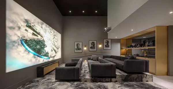 Vancouver, BC V6J 1S5,2323 Fir ST #TH2