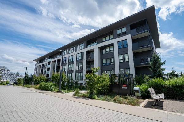 9228 Slopes Mews #111, Burnaby, BC V5A 0E9