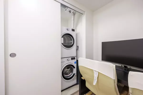 Burnaby, BC V5A 4Y8,8940 University CRES #207